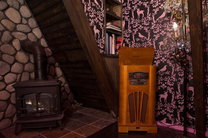 Room 15 of 77