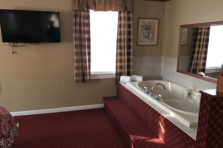 Hot Tub 63 of 71