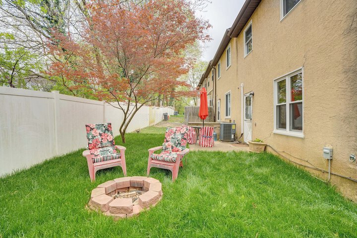 Charming Willow Grove Home w / Patio + Fire Pit!