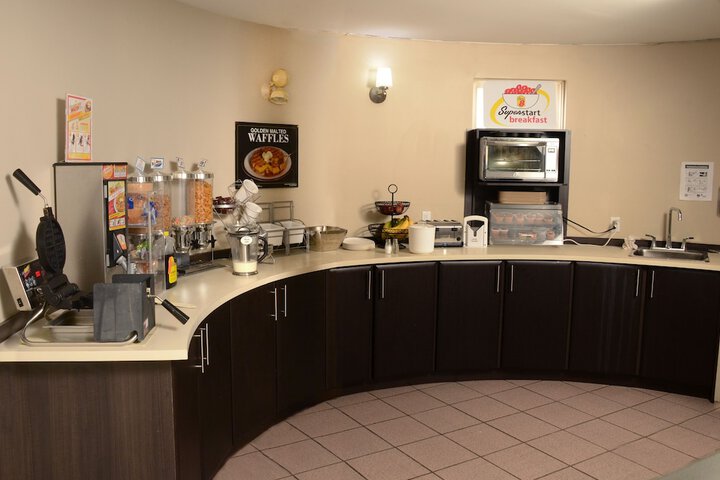 Breakfast/Coffee Service 23 of 25