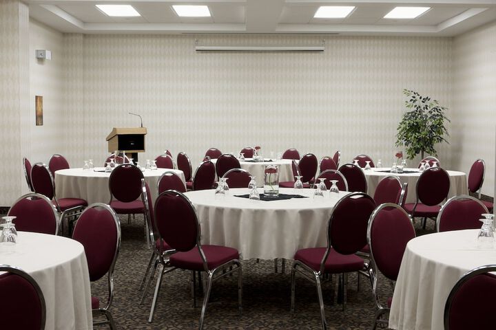 Ballroom/Hall 16 of 16
