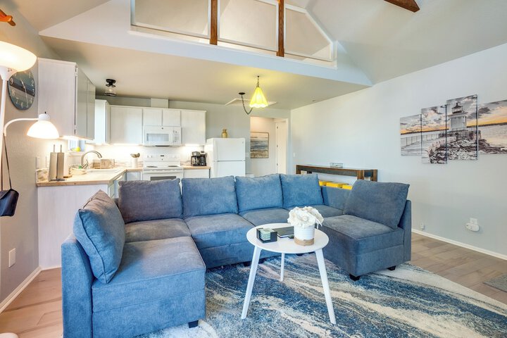 Bandon Beach House Rental: Walk to Downtown!