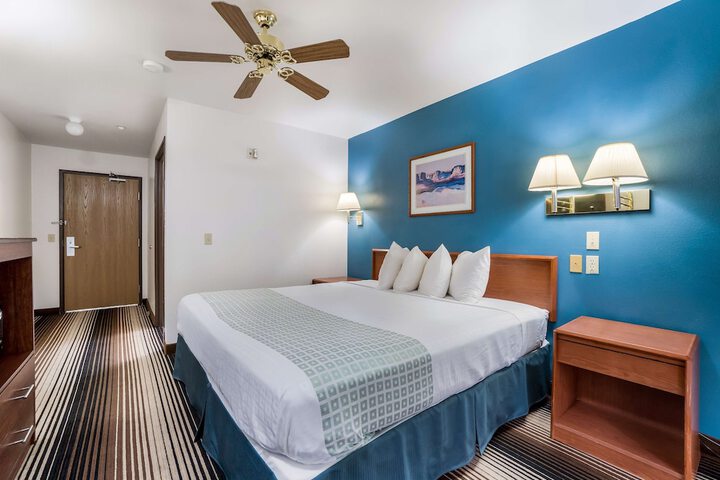 Room 18 of 32