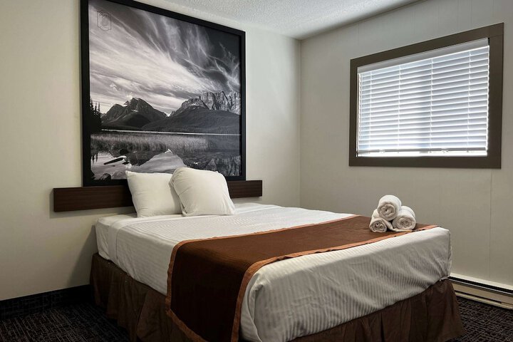 Room 10 of 18