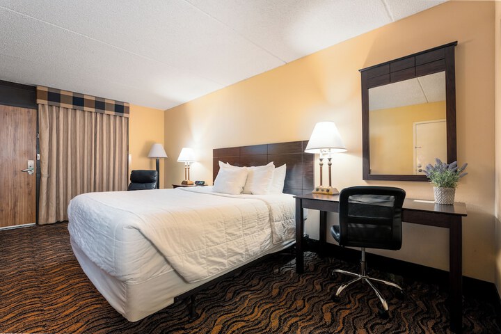 MCM Grande Hotel FunDome Odessa