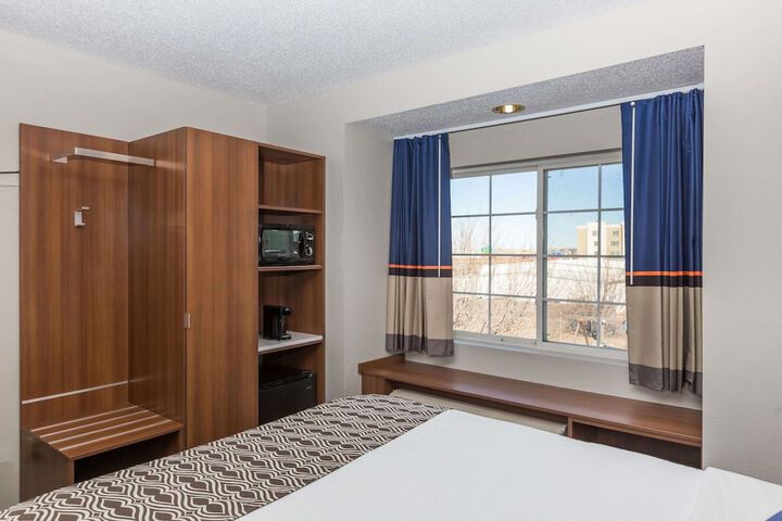 Room 35 of 48