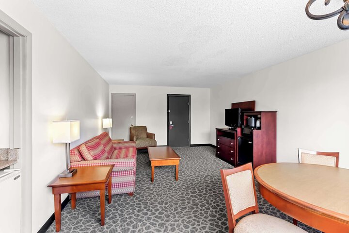 Room 18 of 36