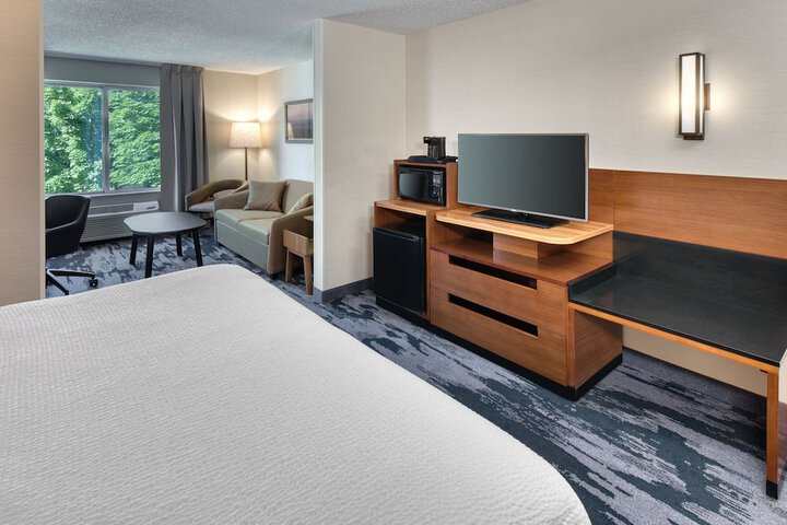 Room 13 of 21