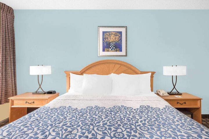 Room 11 of 11