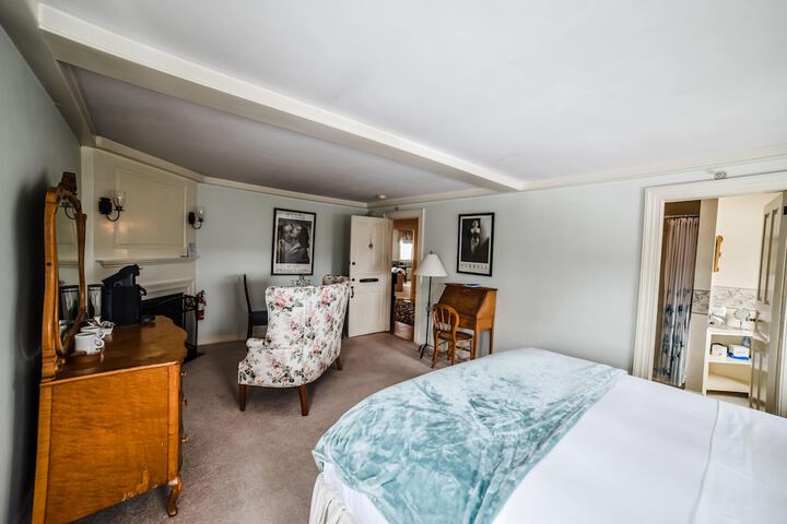 Room 28 of 59