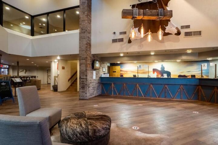 Best Western Plus Saddleback Inn & Conference Center