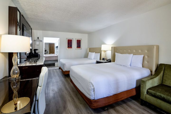 Room 14 of 26