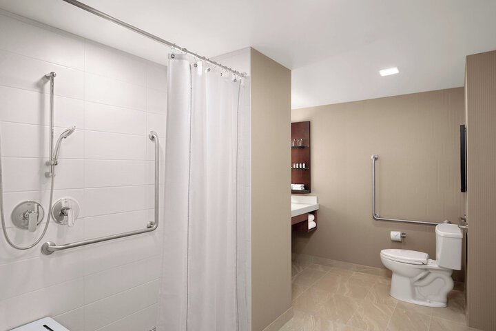 Delta Hotels by Marriott Thunder Bay
