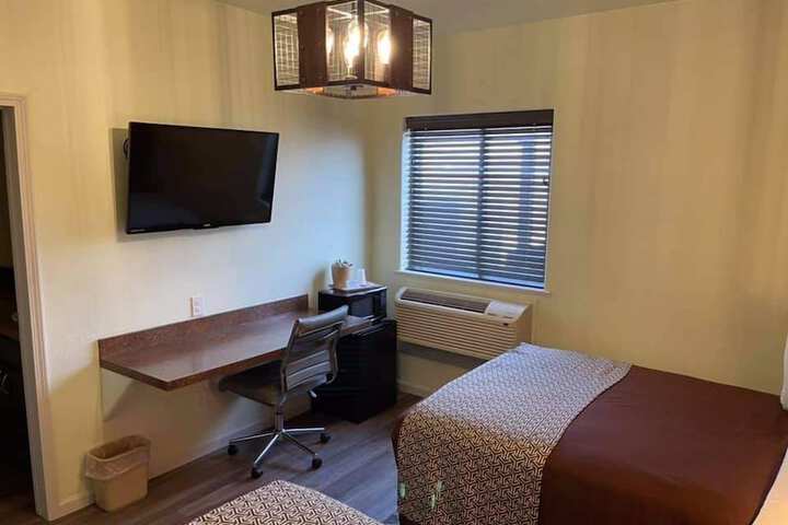 Room 8 of 17