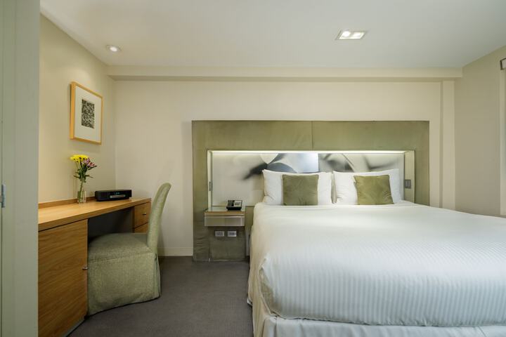 Room 19 of 40