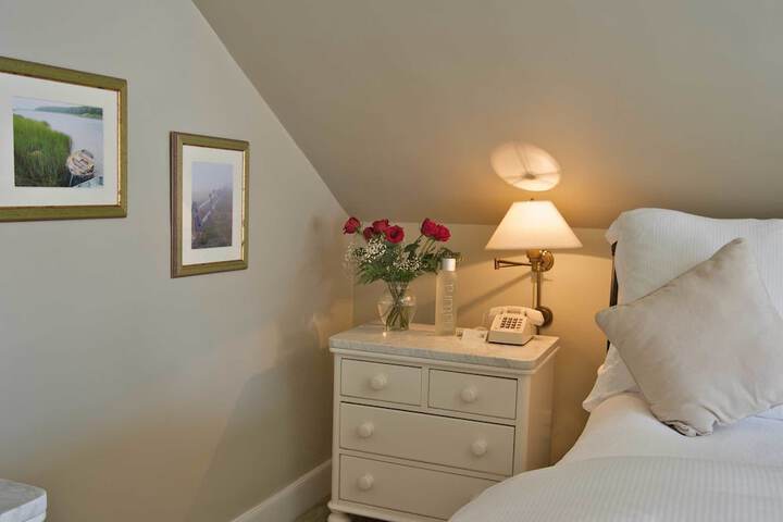 Room 16 of 137