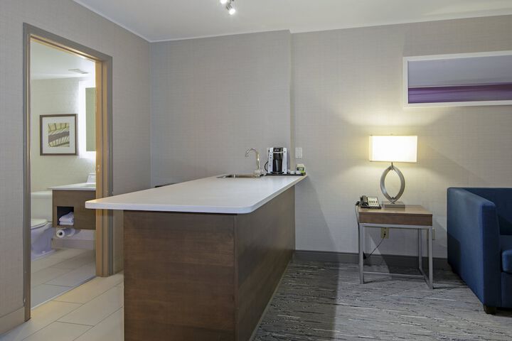 Room 34 of 53