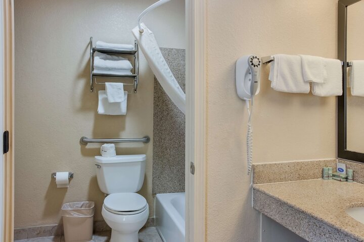 Room 18 of 24