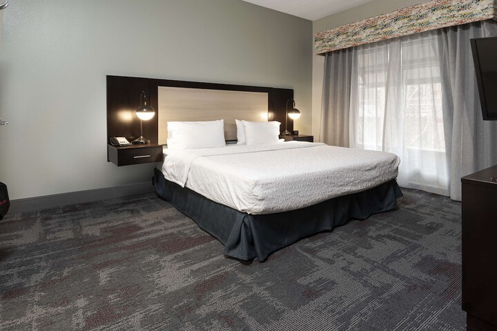 Room 30 of 118