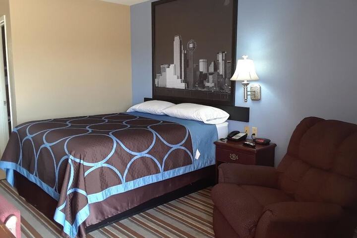 Room 5 of 17