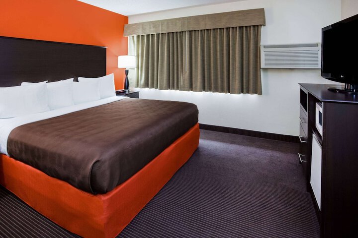 Room 10 of 31