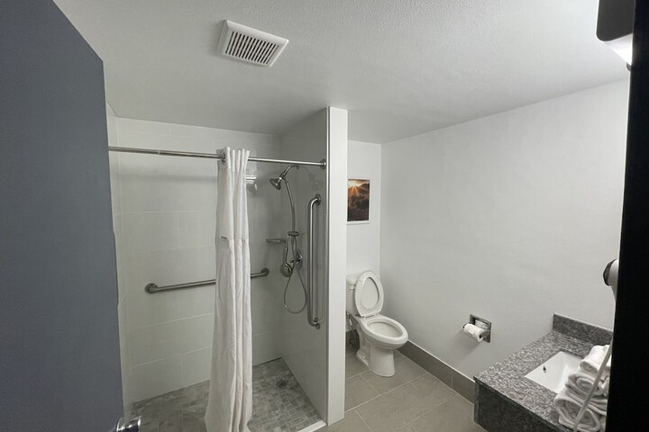 Room 10 of 17