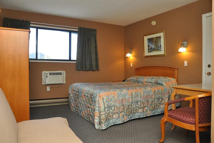 Room 9 of 23