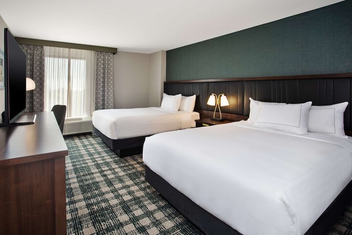 DoubleTree by Hilton Lansing
