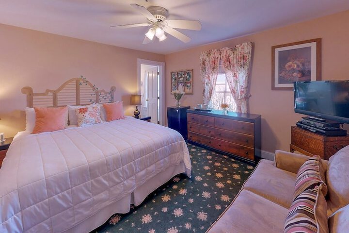Room 35 of 68