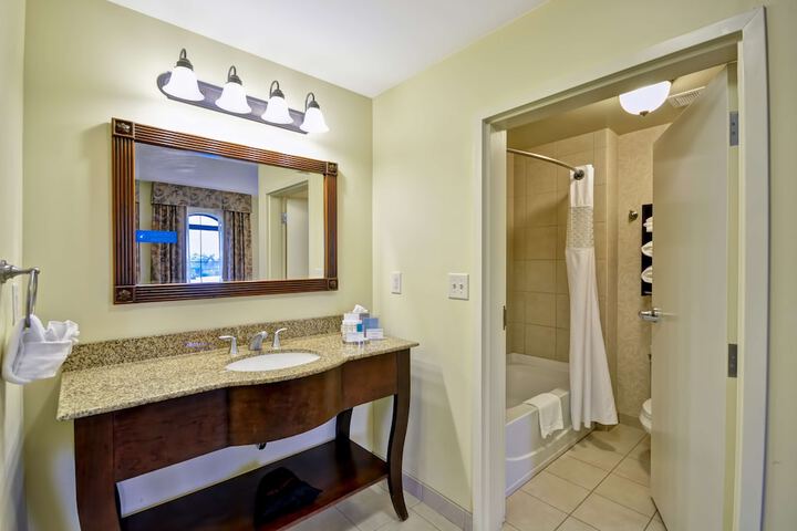 Hampton Inn & Suites North Charleston-University Blvd