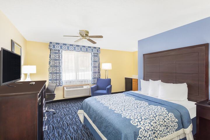Room 14 of 20