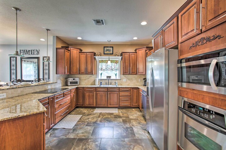 Waveland Family House 4-minute Drive to the Beach