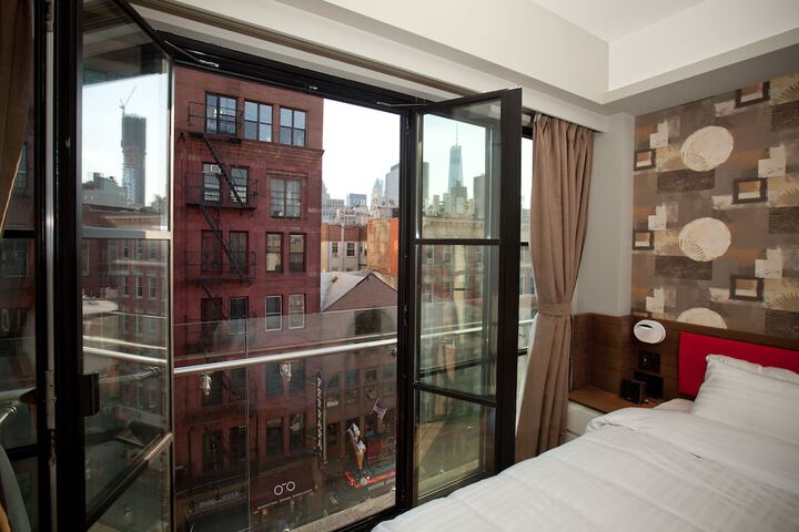 Room 10 of 43