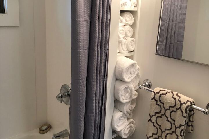 Room 6 of 31