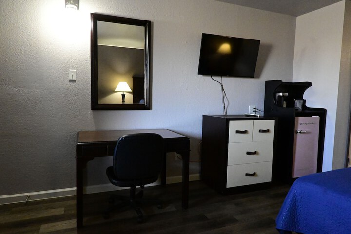 Room 64 of 87