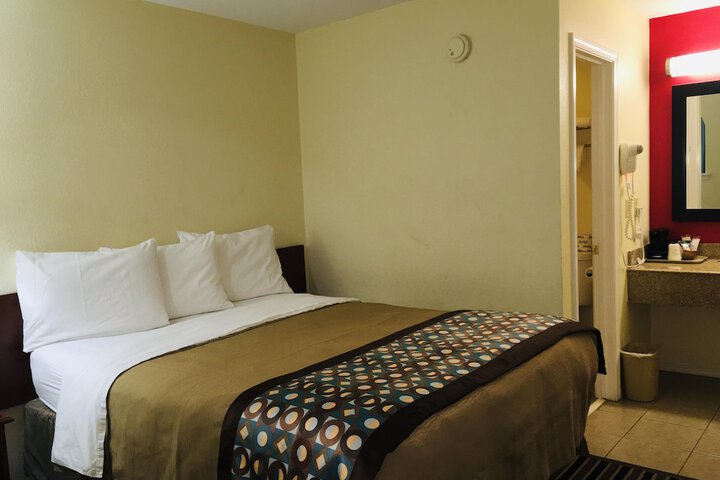 Room 14 of 14