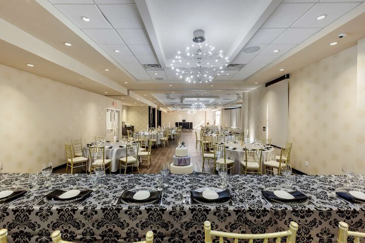 C Hotel by Carmens BW Premier Collection