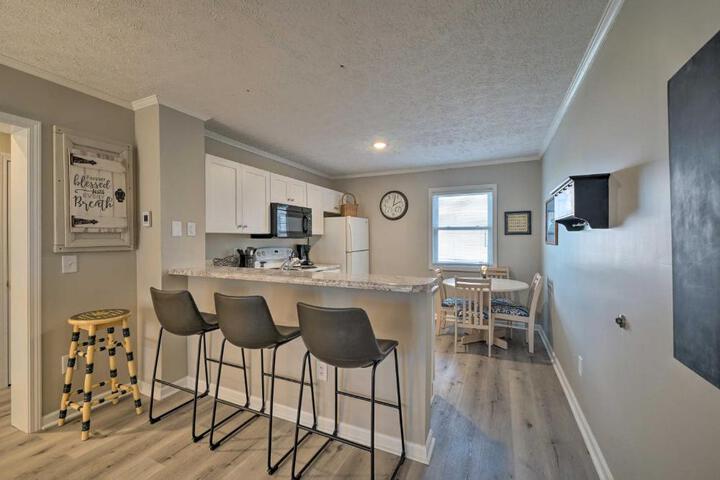 Oceanfront Topsail Beach Retreat - Steps to Shore!