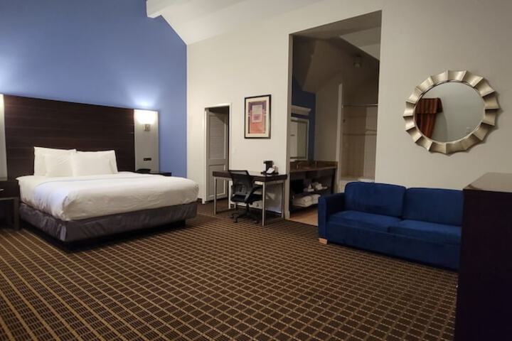 Room 33 of 42