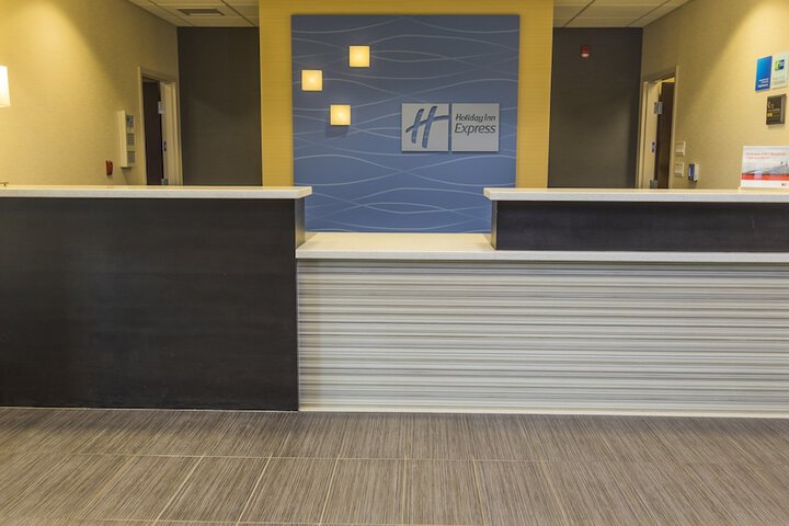 Holiday Inn Express & Suites Thunder Bay by IHG