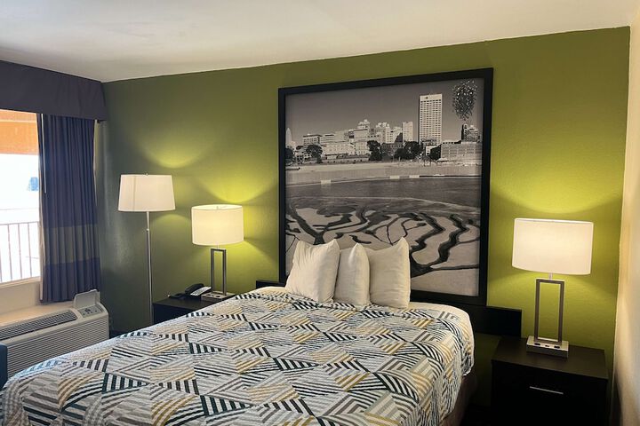 Room 31 of 33