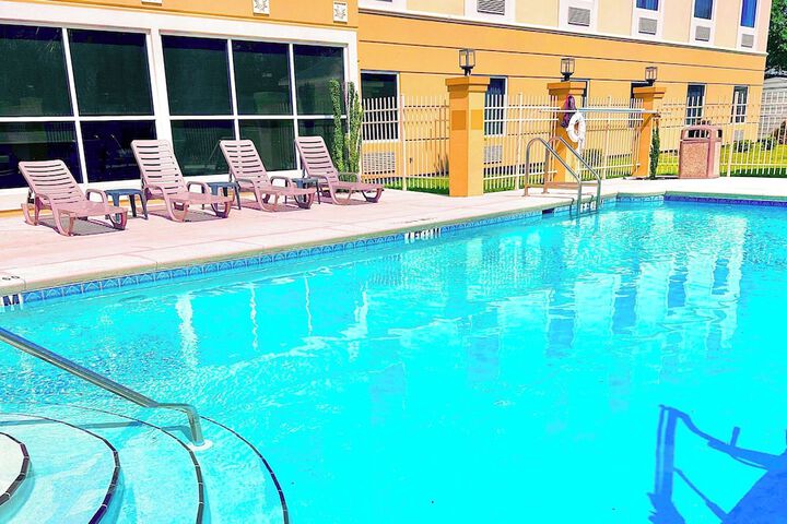 Pool 14 of 61