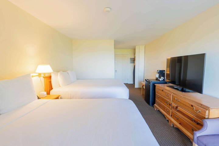 Aspinquid Resort
