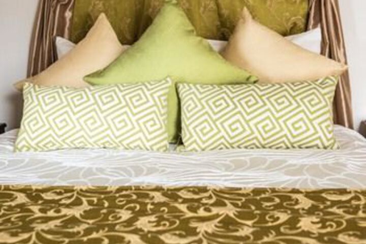 Oak Bay Guest House Bed & Breakfast