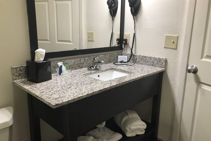 Room 13 of 19