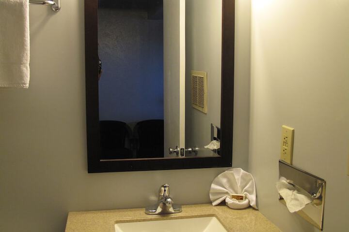 Room 30 of 46