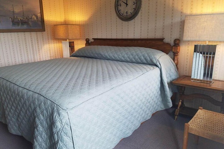 Room 15 of 24