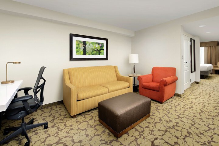 Room 11 of 33