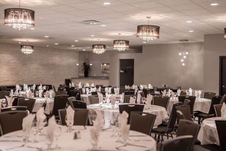 Ballroom/Hall 76 of 81