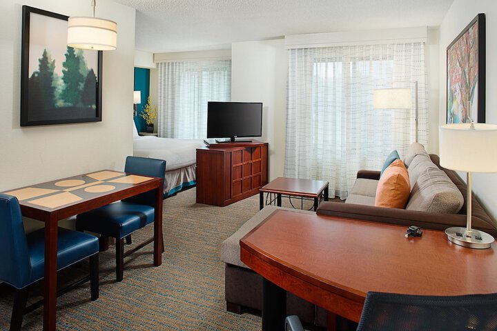 Room 15 of 30